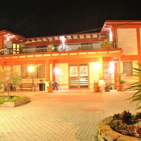 Agriturismo La Ferrovia モルフェッタ エクステリア 写真