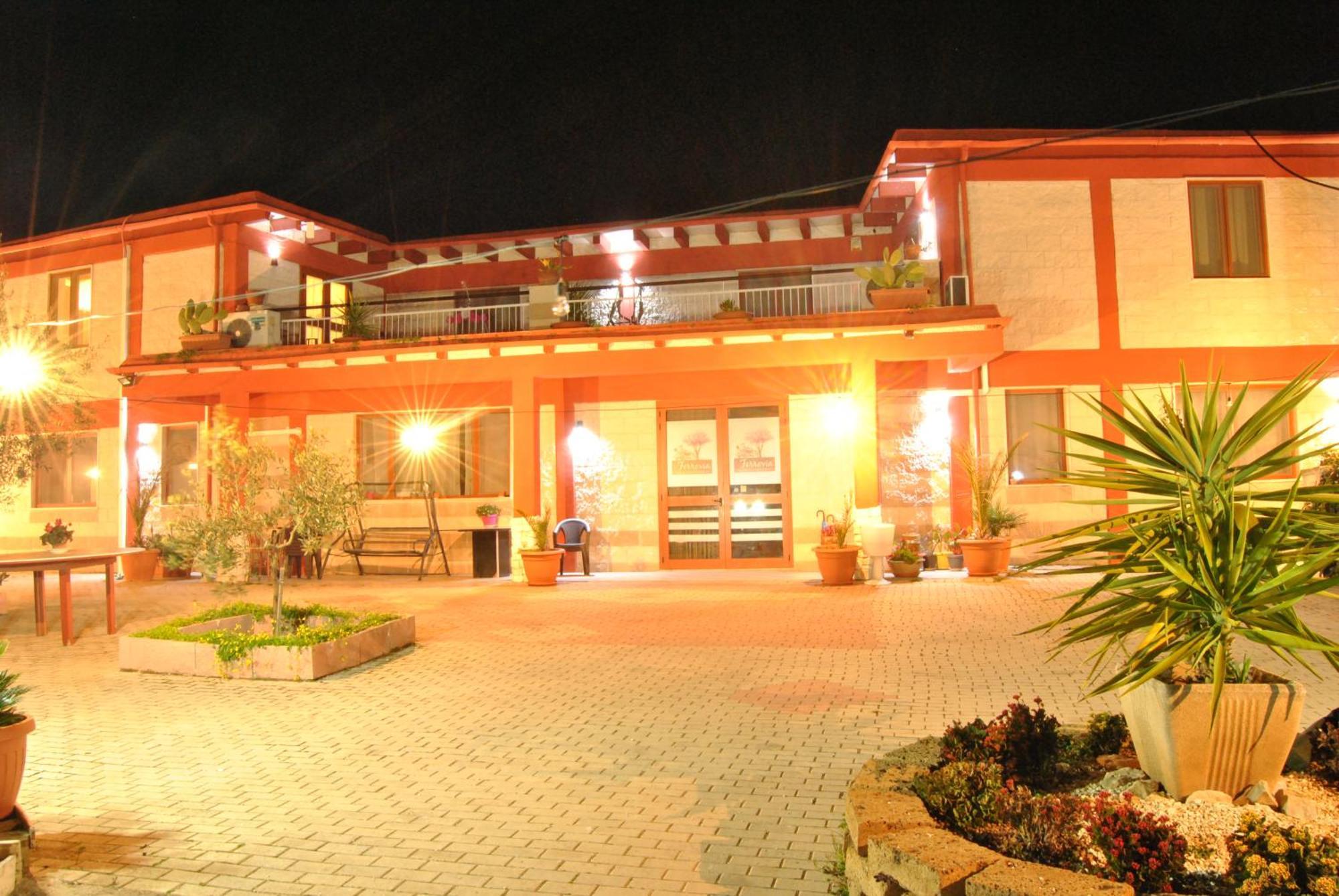 Agriturismo La Ferrovia モルフェッタ エクステリア 写真